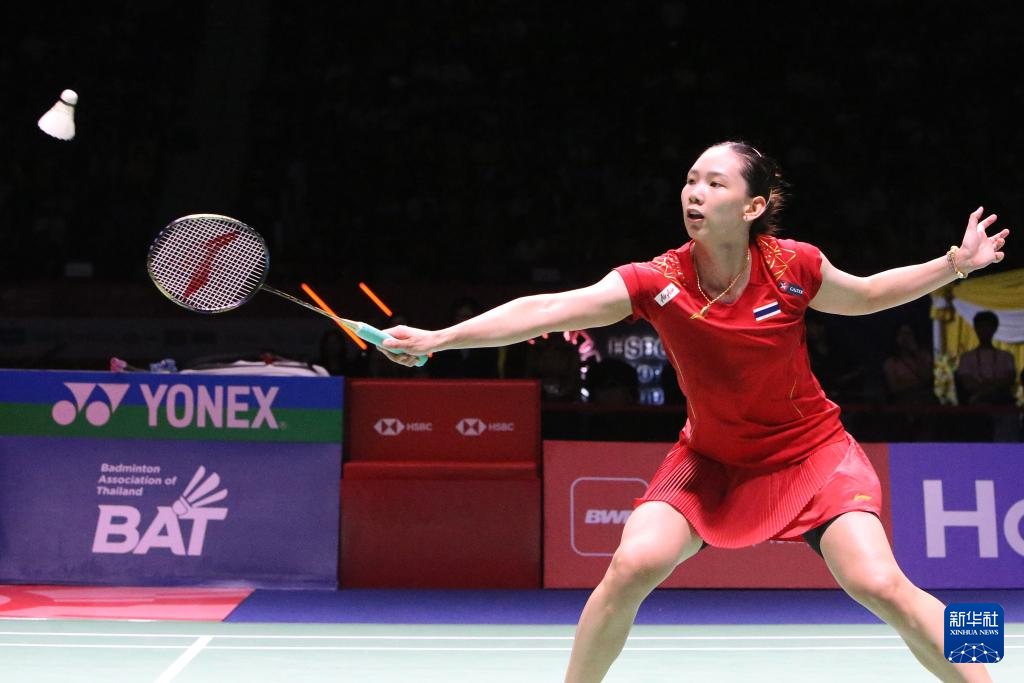 他背后的故 他背后的故